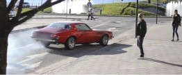 showoff-crashes-his-1975-chevrolet-camaro-trying-to-perform-a-burnout-video-96183_1